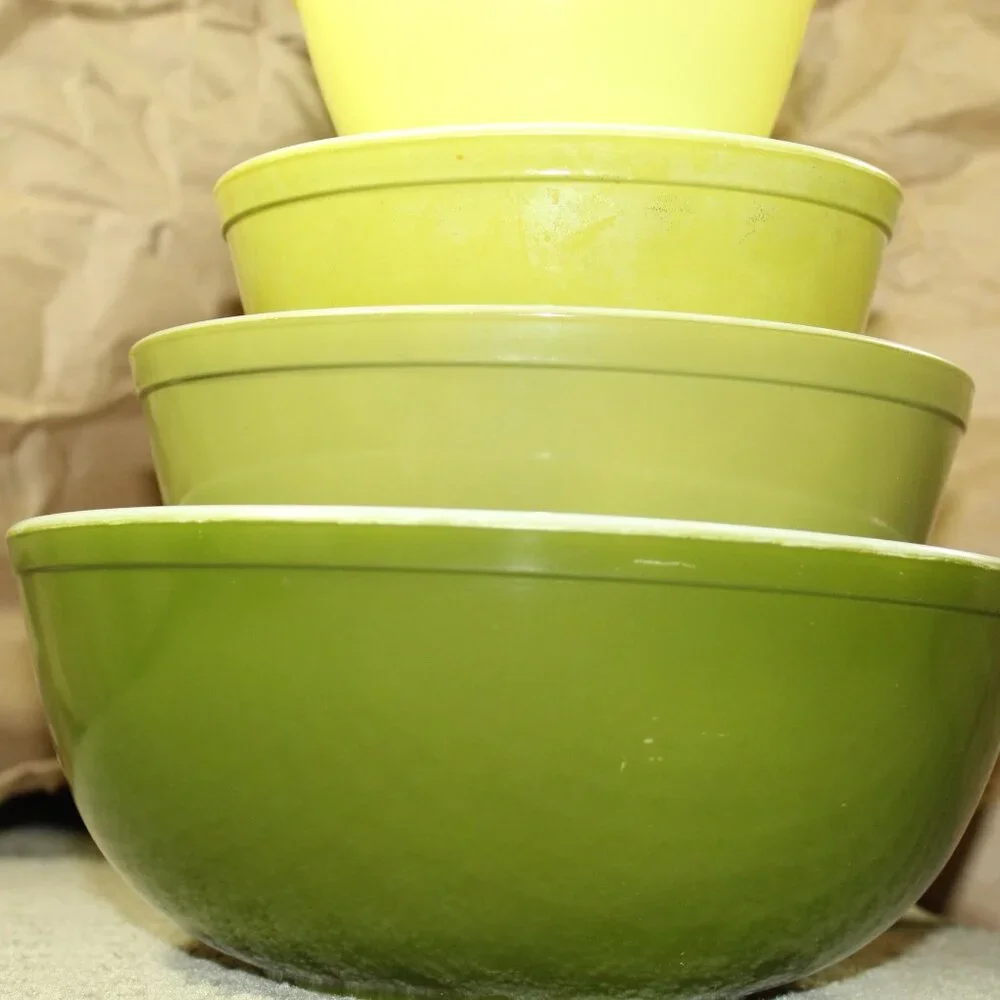Complete Set Vintage Pyrex Avocado Green Mixing Bowls 401 - 404